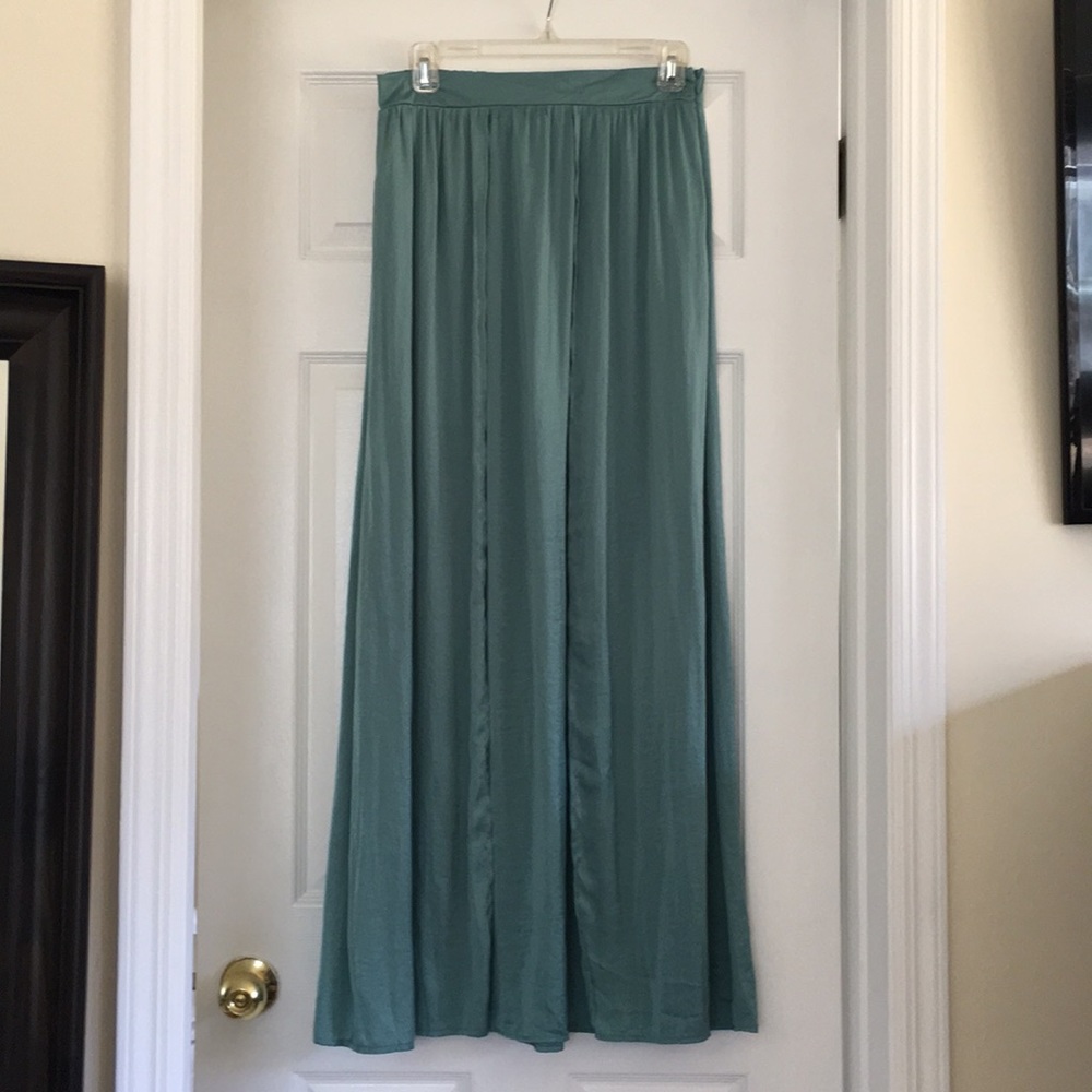 Maxi Skirt with side slits/panels - Forever 21